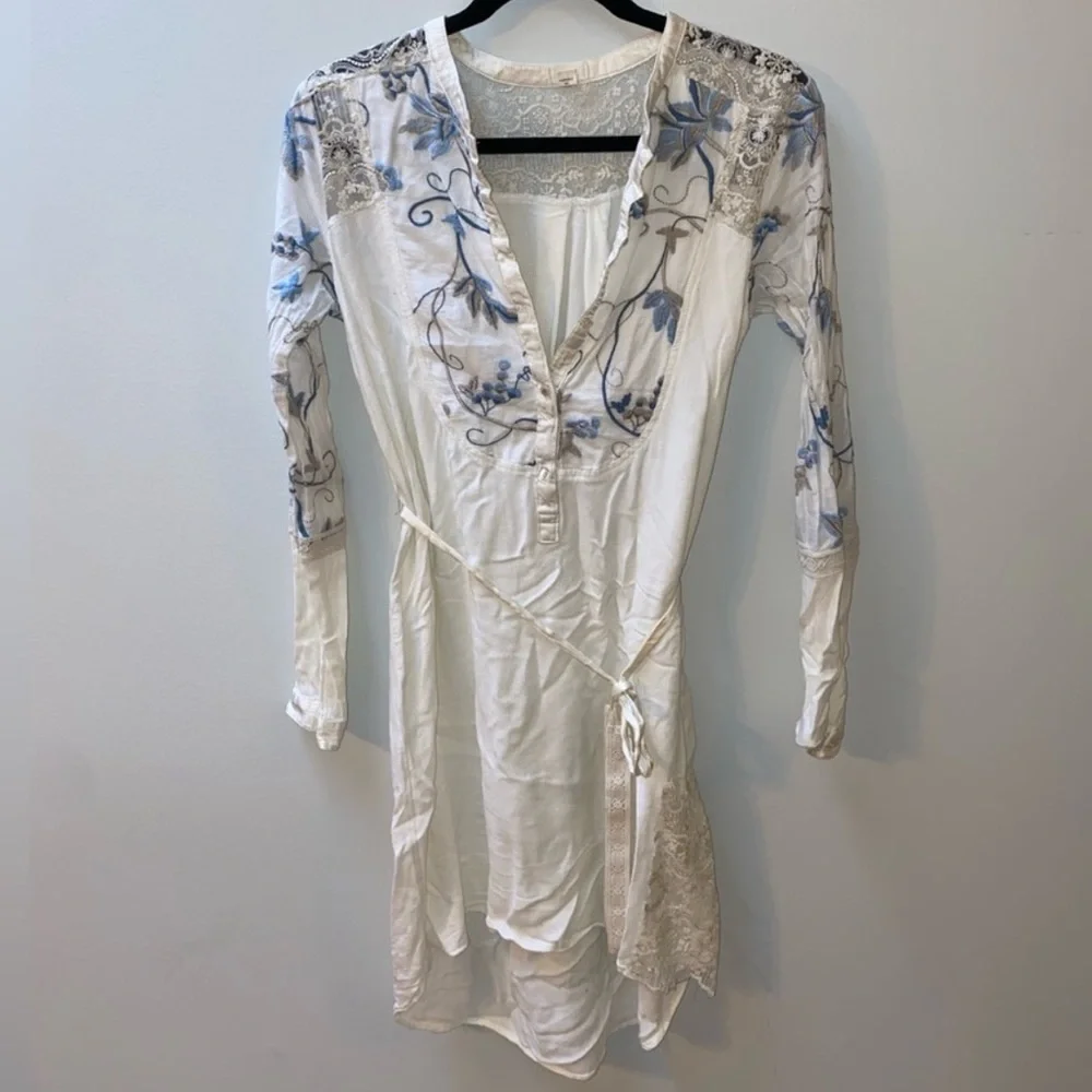 Anthropologie, Tiny: Amarante Embroidered Floral Button White Blue Shirt Dress—M - Picture 1 of 2